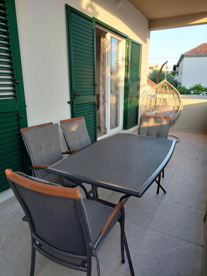 Apartmani Diana Биоград на Мору Екстериор снимка