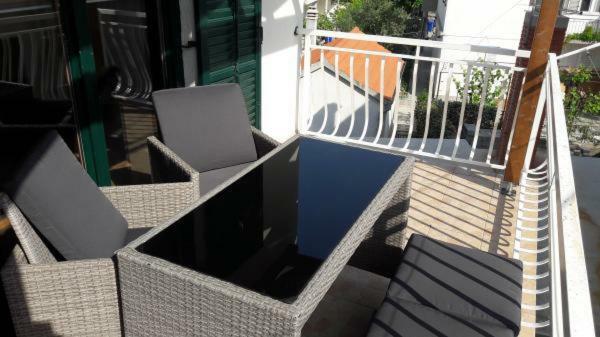 Apartmani Diana Биоград на Мору Екстериор снимка