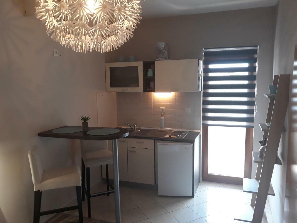 Apartmani Diana Биоград на Мору Екстериор снимка